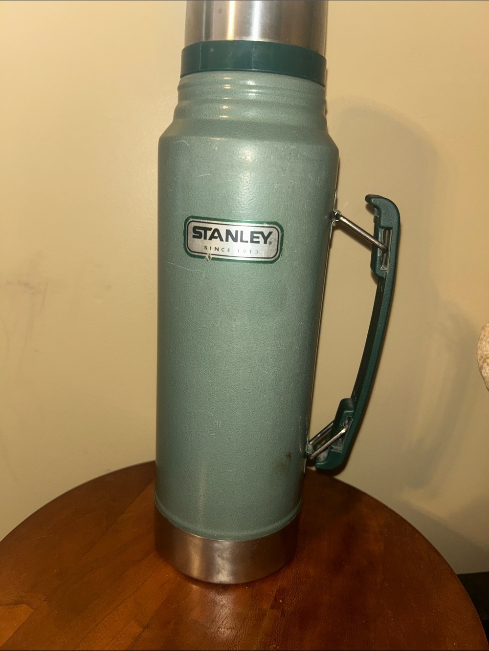 Stanley Vacuum Insulated Thermos the original OG 1.1 quart - Picture 1 of 8
